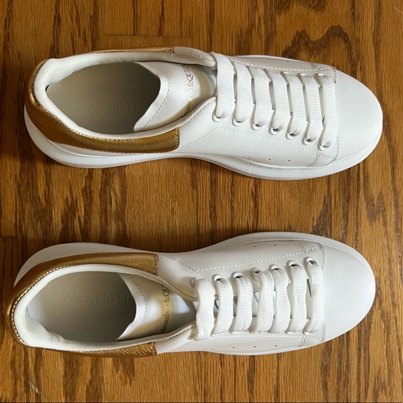 😊SOLD😊 Alexander McQueen Women's White and Gold Oversized Sneakers in 40.5 - Picture 5 of 8
